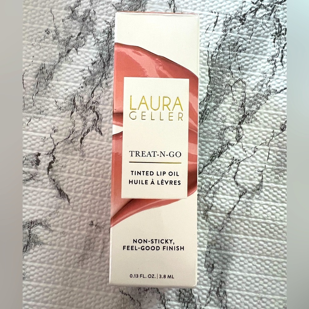 LAURA GELLER NEW YORK Treat-n-Go Tinted Non-Stick Hydrating Lip Oil Finish Line